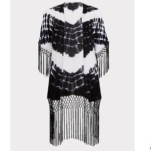 0X - HOST PICK - Torrid - BLACK TIE-DYE CREPE FRINGE KIMONO